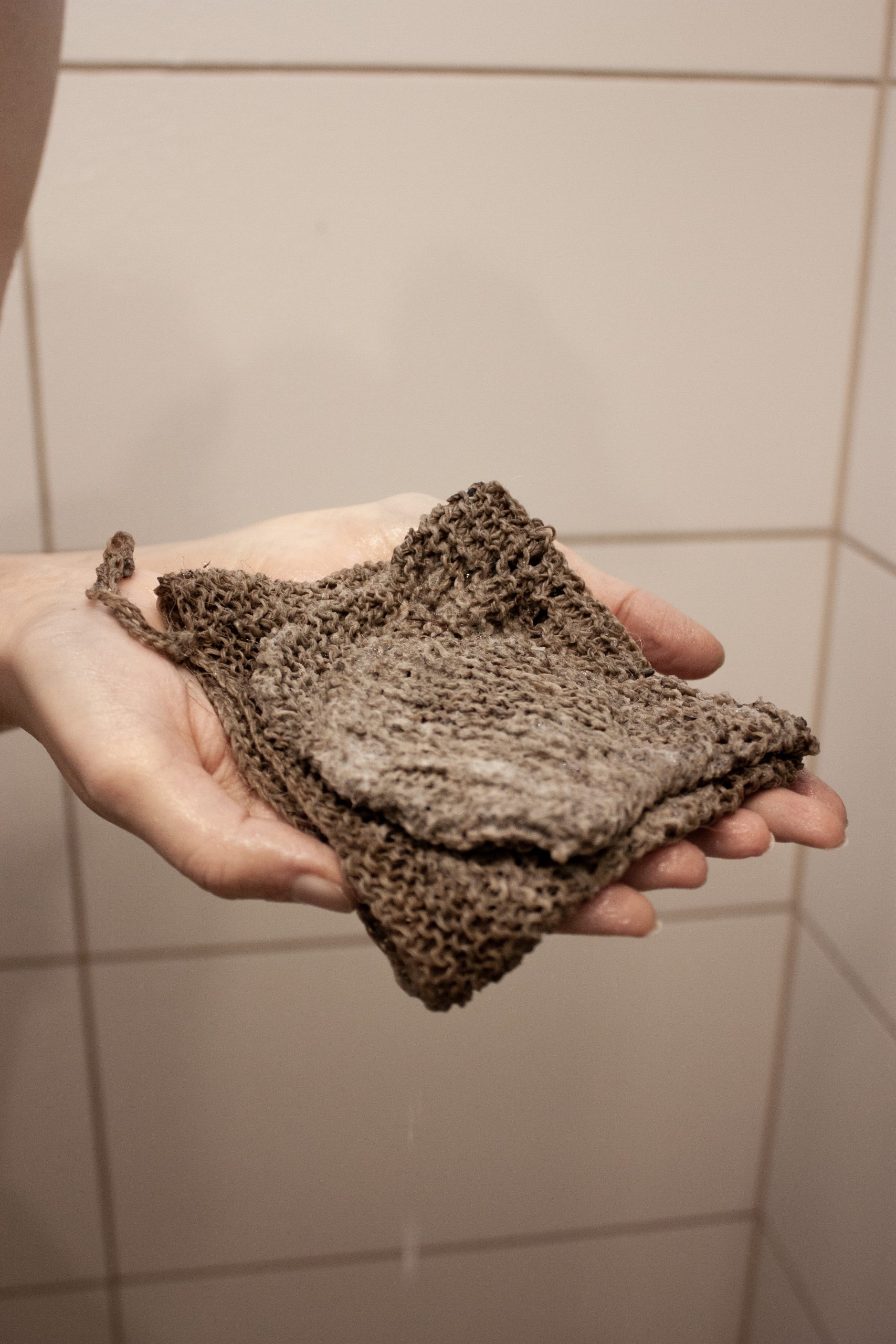 *Waschhandschuh "Urtica" & Seife - Set* – Bild 2