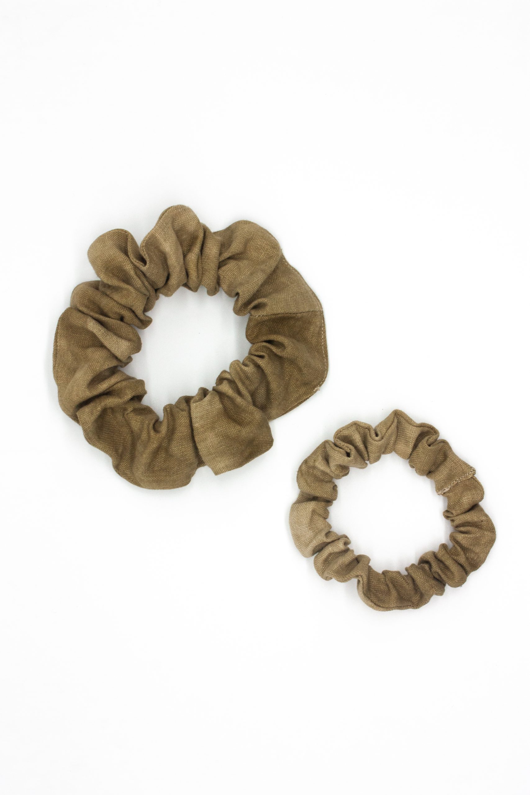 Scrunchie "Kalmia" Pflanzengefärbt